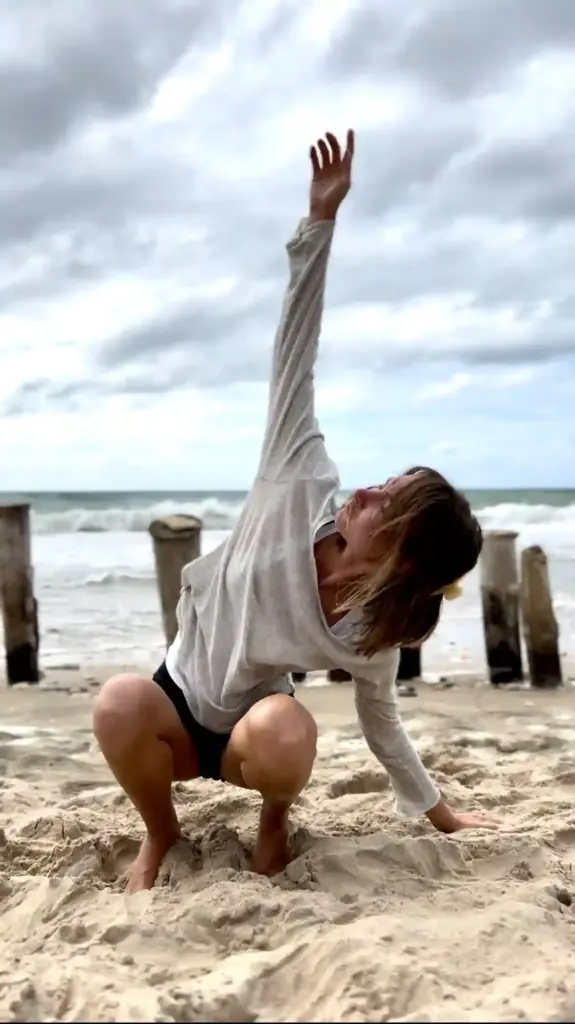 Alexandra Meffert yoga at the Atlantic coast